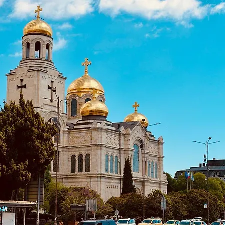 Cozy Cathedral Corner - 2 Mins Walk From The Main Pedestrian Street Апартаменти