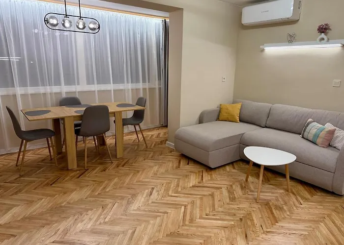 Apartament Cozy Cathedral Corner - 2 Mins Walk From The Main Pedestrian Street *